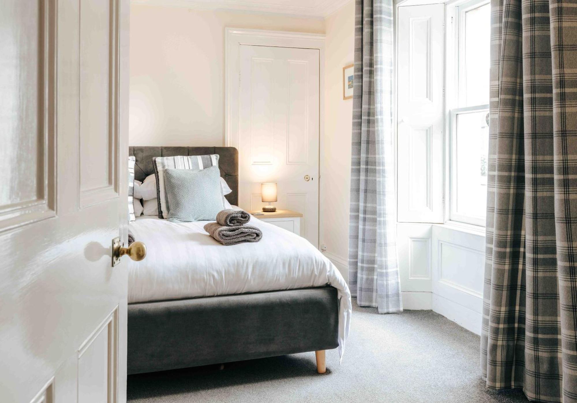 Kenmore House, エリー エクステリア 写真